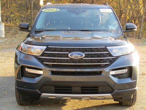 Certified 2023 Ford Explorer XLT w/ Equipment Group 202A image 8