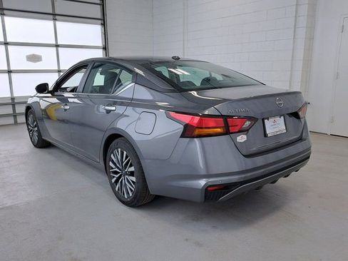Used 2025 Nissan Altima 2.5 SV FWD image 7