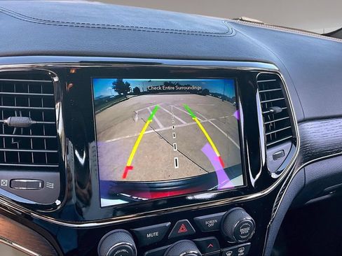 Used 2020 Jeep Grand Cherokee High Altitude RWD image 23