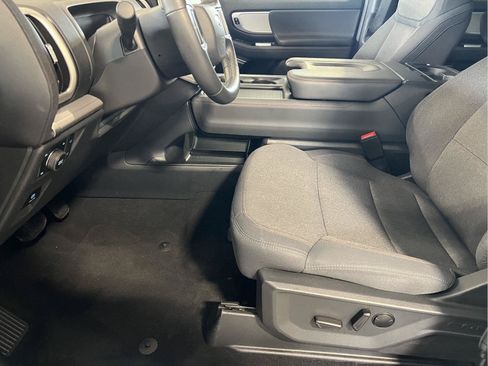 Used 2025 Ford Expedition Active AWD/4WD image 8