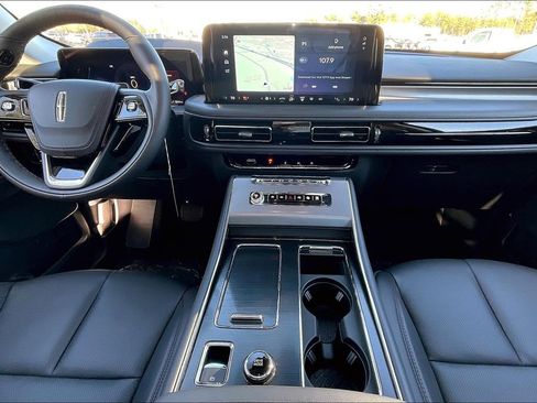 New 2025 Lincoln Aviator 2WD image 5