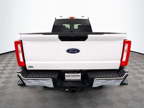 Used 2024 Ford F250 XLT w/ FX4 Off-Road Package AWD/4WD image 6