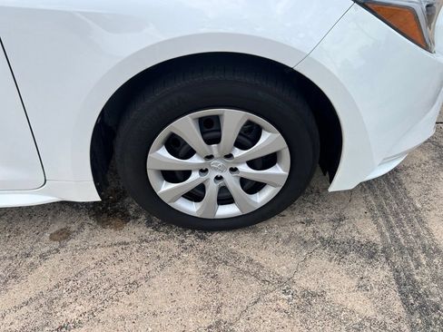 Used 2023 Toyota Corolla LE FWD image 18