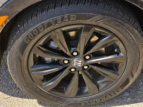 Used 2024 Buick Envista Sport Touring w/ Convenience I Package FWD image 6