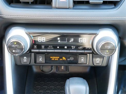 Used 2020 Toyota RAV4 XLE image 30