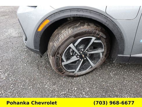 New 2026 Chevrolet Equinox EV LT image 27