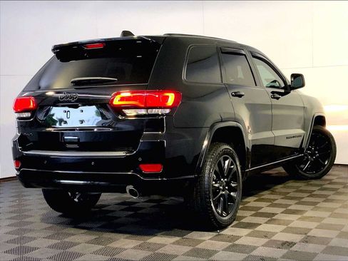 Used 2021 Jeep Grand Cherokee Laredo X AWD/4WD image 7