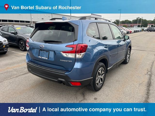 Used 2019 Subaru Forester Premium w/ All-Weather Package AWD/4WD image 5