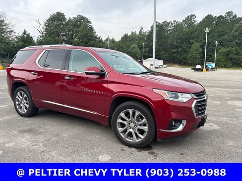 Used 2019 Chevrolet Traverse Premier w/ Driver Confidence II Package FWD image 1