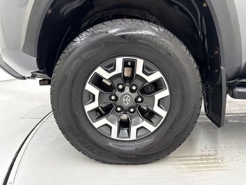 Used 2021 Toyota Tacoma TRD Off-Road w/ Technology Package image 9