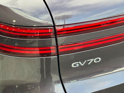 Used 2023 Genesis GV70 2.5T w/ Select Package AWD/4WD image 27