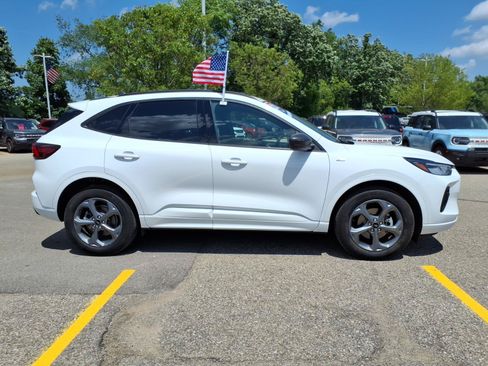 Used 2023 Ford Escape ST-Line w/ Tech Pack #1 AWD/4WD image 9