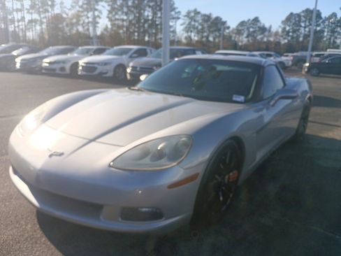 Used 2005 Chevrolet Corvette Coupe w/ Preferred Equipment Group image 7