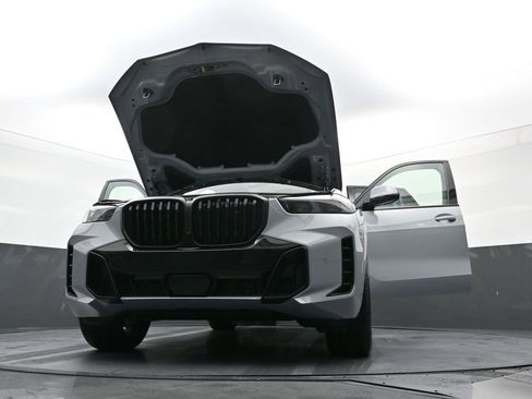 New 2026 BMW X5 xDrive50e w/ Executive Package image 42