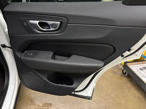 Used 2024 Volvo XC60 B5 Plus w/ Protection Package Premier AWD/4WD image 18