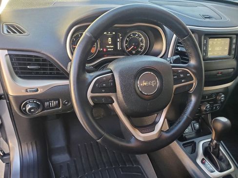 Used 2014 Jeep Cherokee Latitude w/ Comfort/Convenience Group image 11