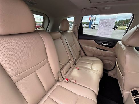 Used 2018 Nissan Rogue SL w/ Premium Package FWD image 22