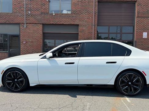 Used 2023 BMW 760i xDrive w/ Executive Package AWD/4WD image 6