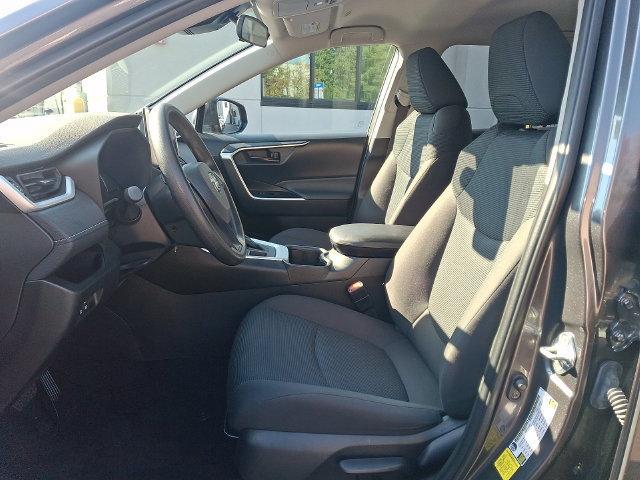 Used 2023 Toyota RAV4 LE AWD/4WD image 14