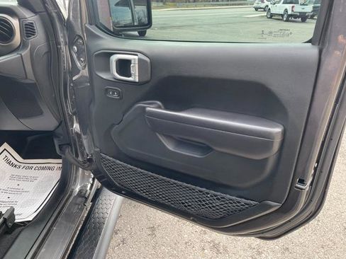 Used 2019 Jeep Wrangler Sport image 22