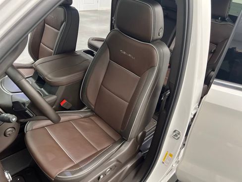 Used 2024 GMC Sierra 1500 Denali w/ Denali Reserve Package image 9