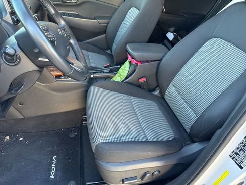 Used 2019 Hyundai Kona SEL w/ SEL Tech Package 02 FWD image 9