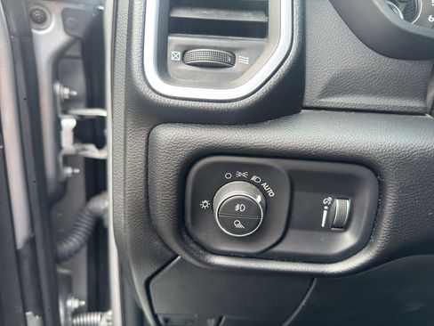 Used 2024 RAM 2500 Big Horn AWD/4WD image 20