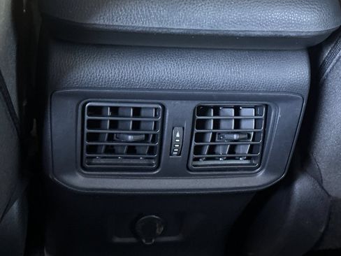 Used 2025 Toyota RAV4 LE AWD/4WD image 15