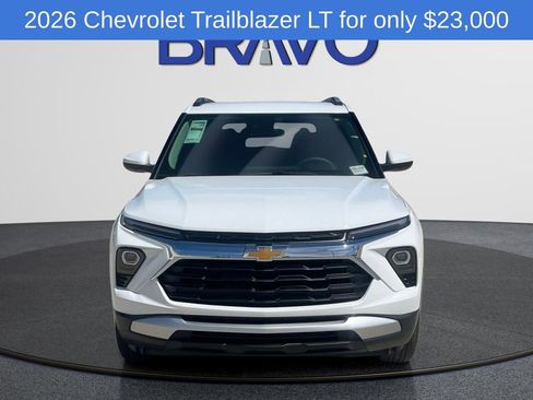 Used 2026 Chevrolet TrailBlazer LT AWD/4WD image 2