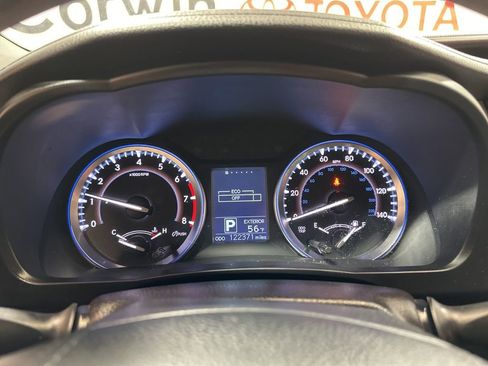 Used 2016 Toyota Highlander LE image 28
