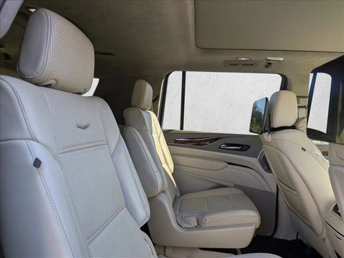 Used 2021 Cadillac Escalade ESV Sport Platinum image 28