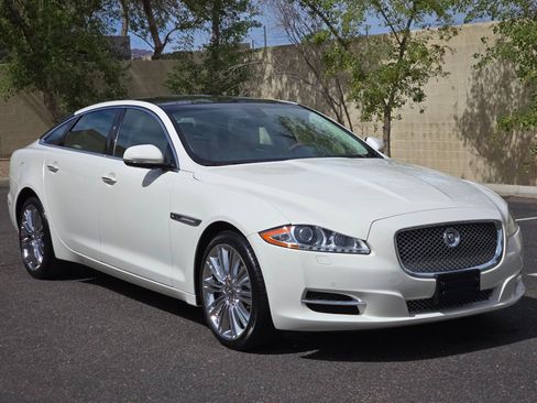 Used 2011 Jaguar XJ L RWD image 2