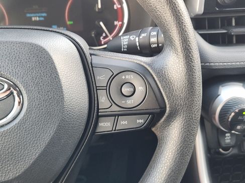 Used 2025 Toyota RAV4 XLE FWD image 24