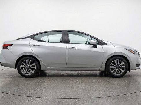 Used 2025 Nissan Versa SV image 11