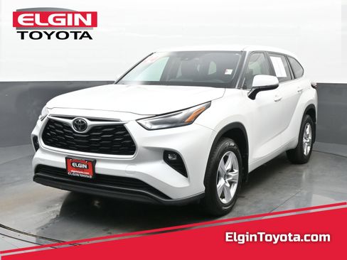 Used 2024 Toyota Highlander LE AWD/4WD image 1