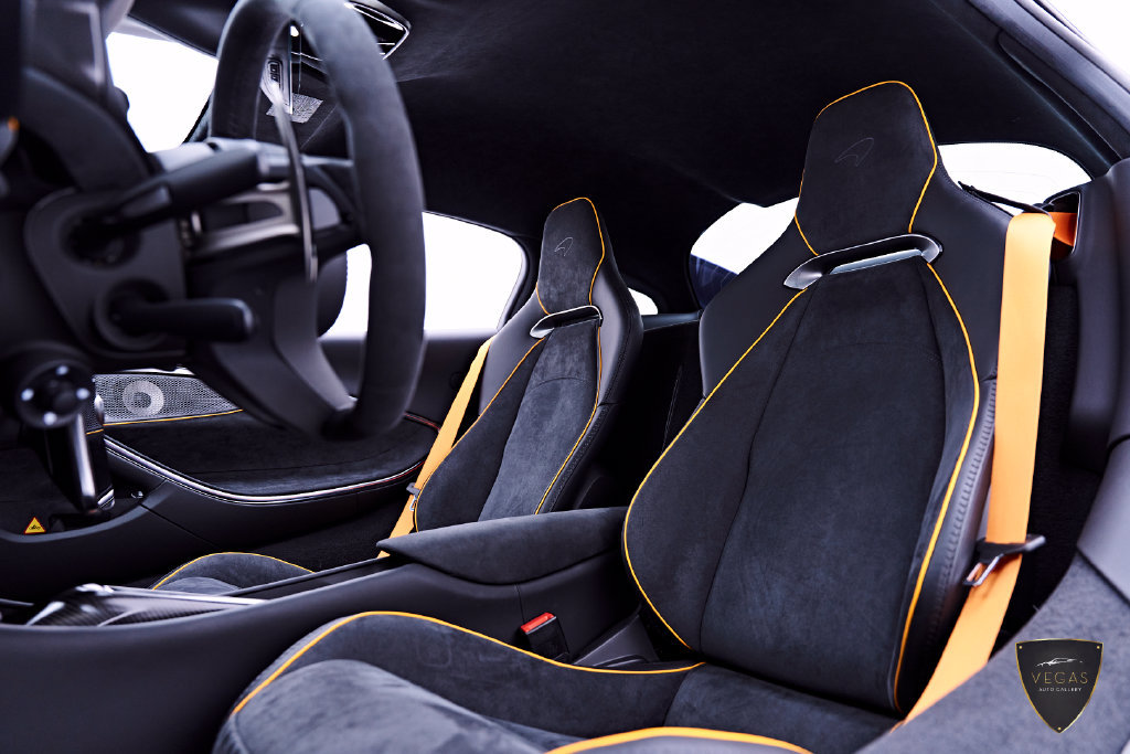 Used 2025 McLaren Artura RWD image 57