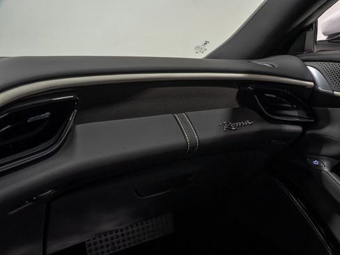 Used 2022 Ferrari Roma RWD image 40