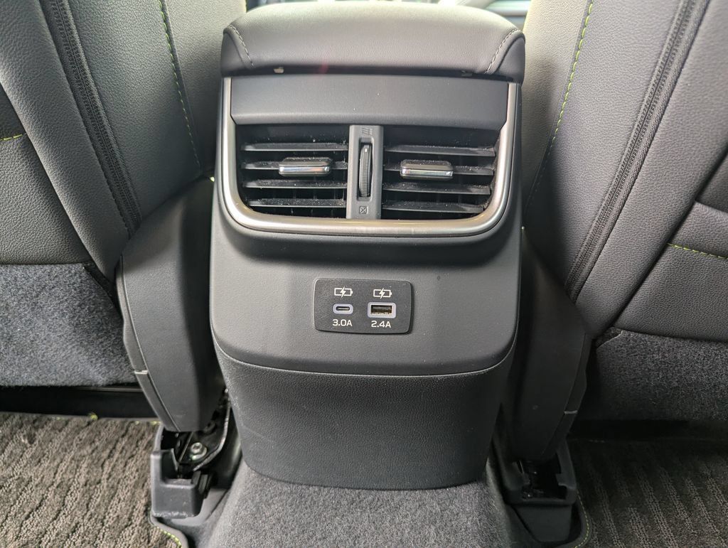 Used 2025 Subaru Outback Onyx Edition AWD/4WD image 39