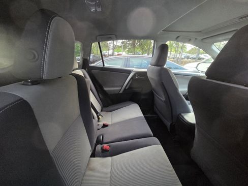Used 2014 Toyota RAV4 XLE image 9