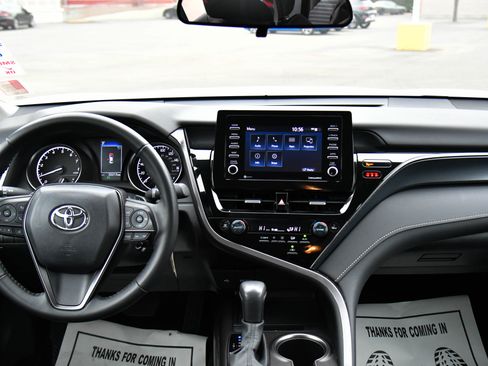 Used 2024 Toyota Camry SE image 34