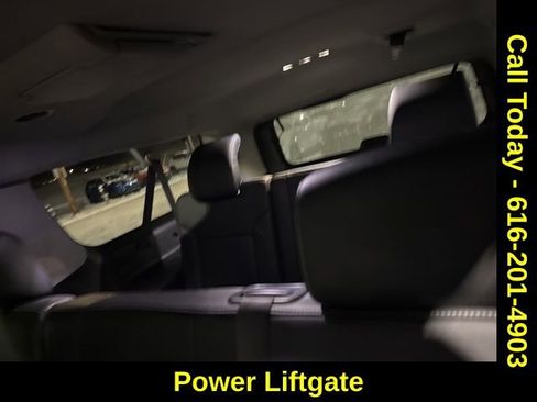 Used 2019 Chevrolet Suburban LT image 6