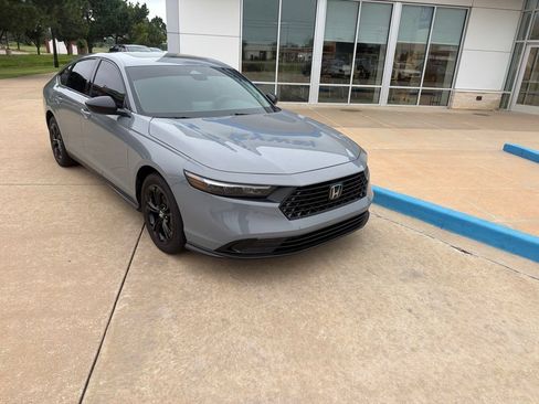 Used 2025 Honda Accord SE image 2