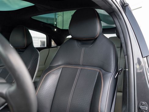 Used 2022 Lucid Air Grand Touring image 11