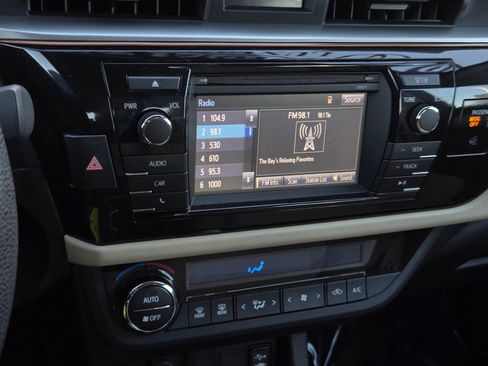 Used 2016 Toyota Corolla LE image 14