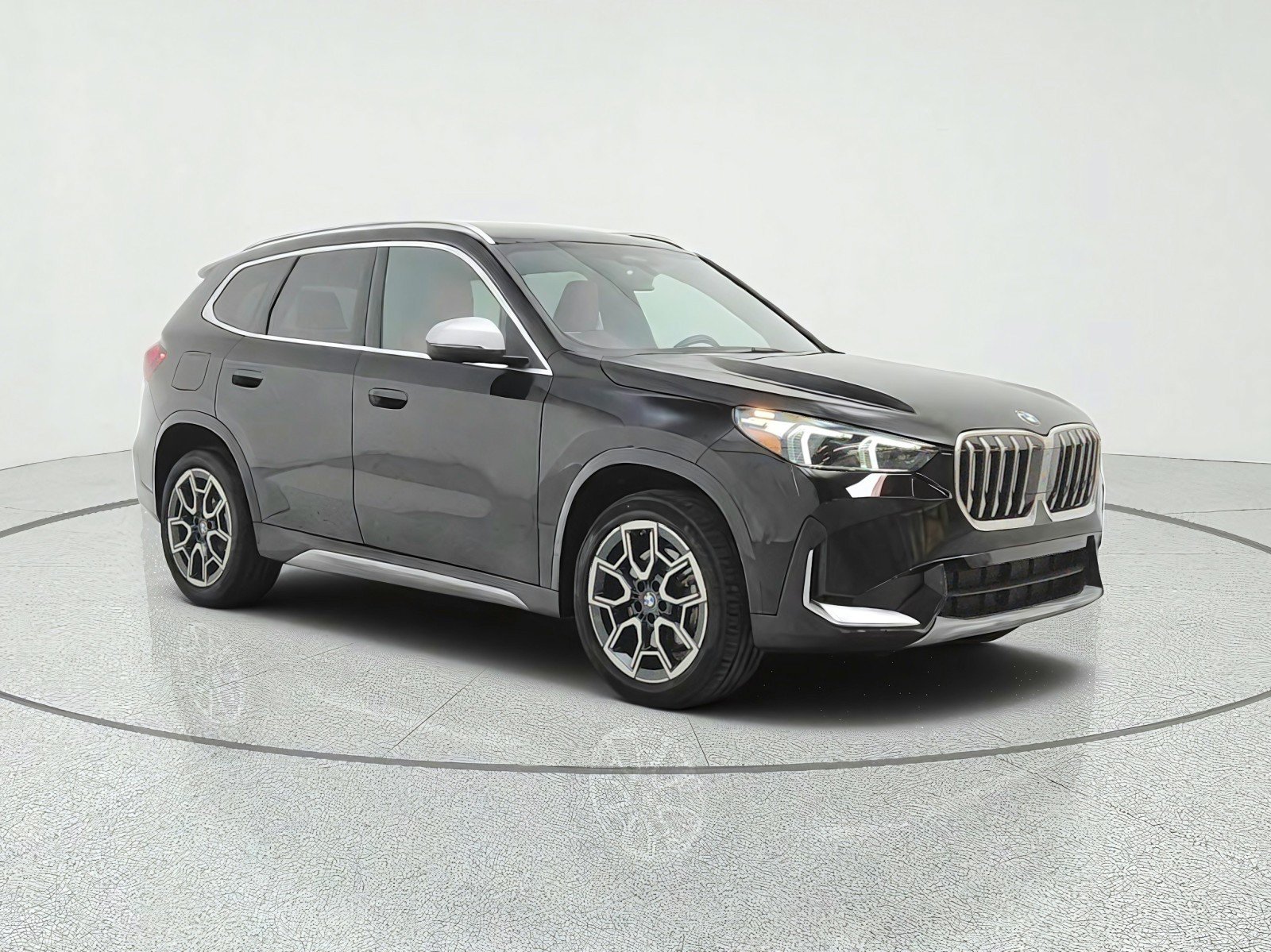 Used 2023 BMW X1 xDrive28i w/ Convenience Package AWD/4WD image 3