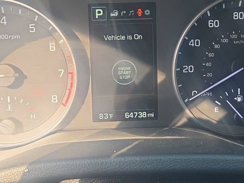 Used 2017 Hyundai Elantra Limited w/ Limited Tech Package 04 FWD image 5
