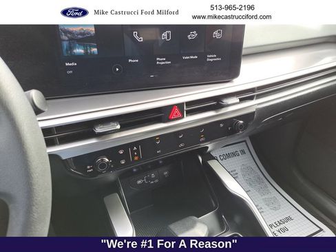 Used 2024 Kia Sorento LX image 13