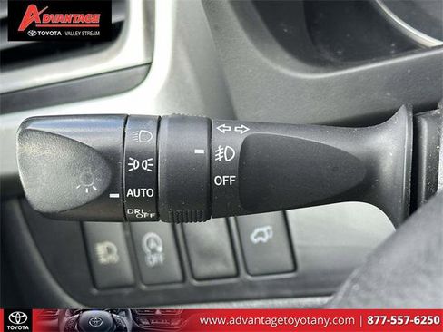 Certified 2019 Toyota Highlander Plus image 28