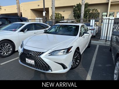 Certified 2025 Lexus ES 300h w/ Luxury Package