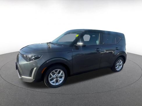 Used 2025 Kia Soul LX w/ LX Technology Package FWD image 8